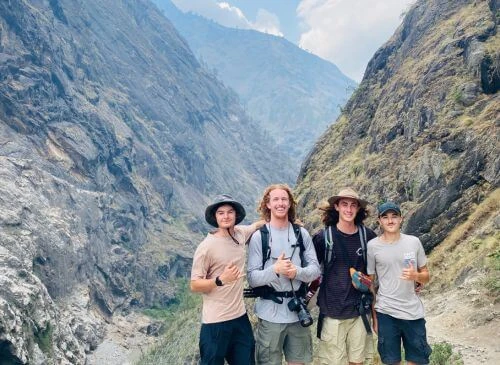 Manaslu Circuit Trek Guided vs Solo