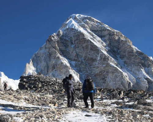 Lobuche And Island Peak Gallery () 